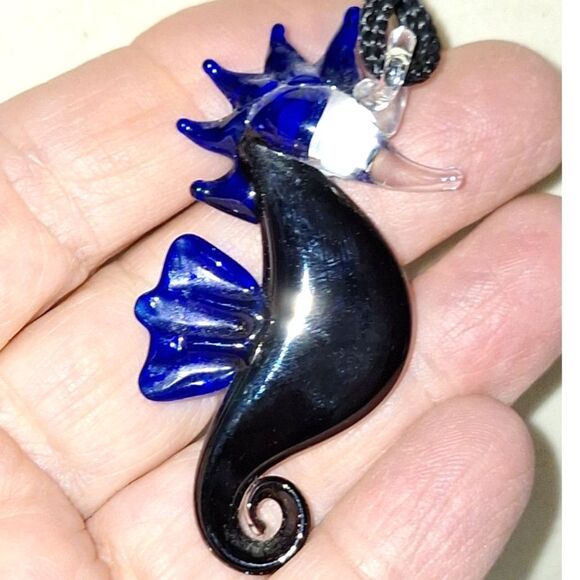 Art Glass Seahorse Pendant Necklace Beachy Seaside Marine Animal Figurine - Picture 5 of 9